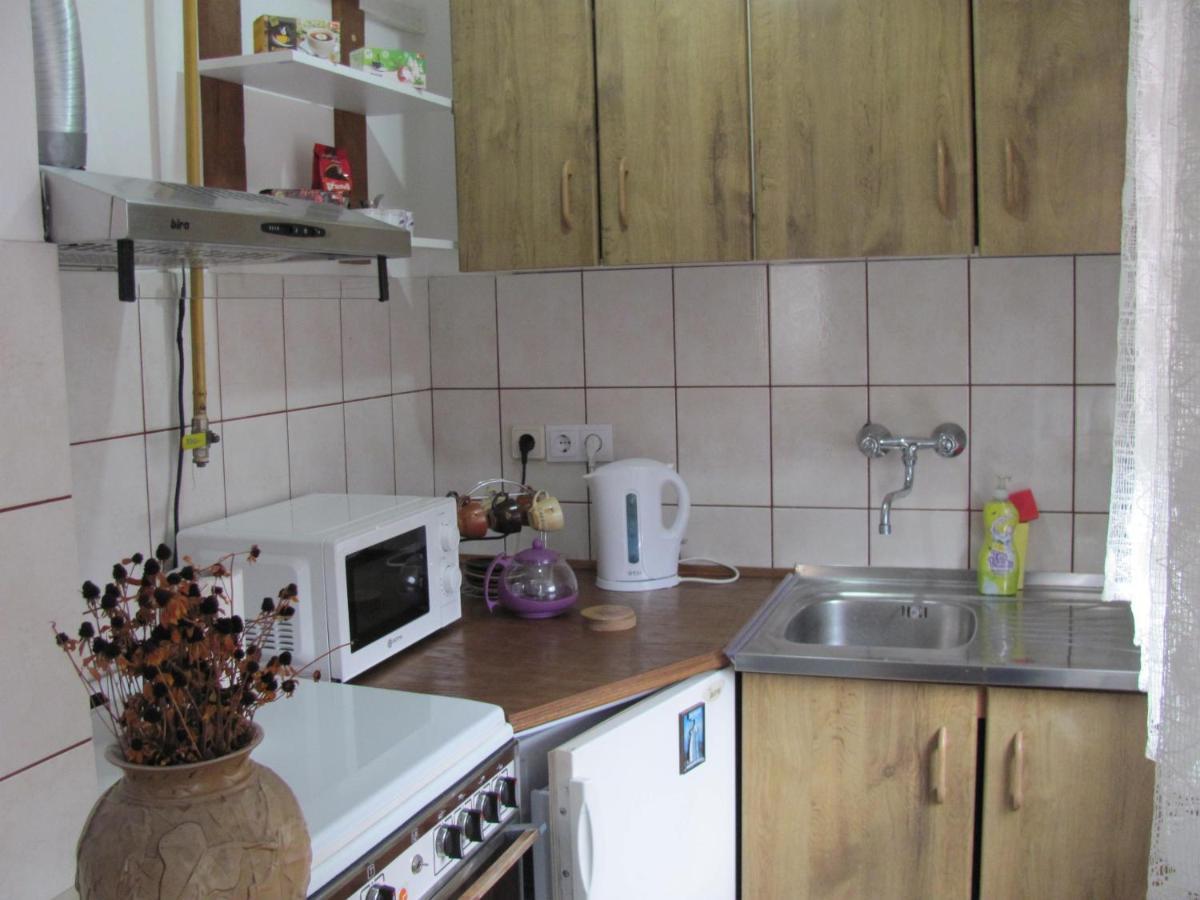 Apartment Safir - Free Parking Sarajevo Bagian luar foto
