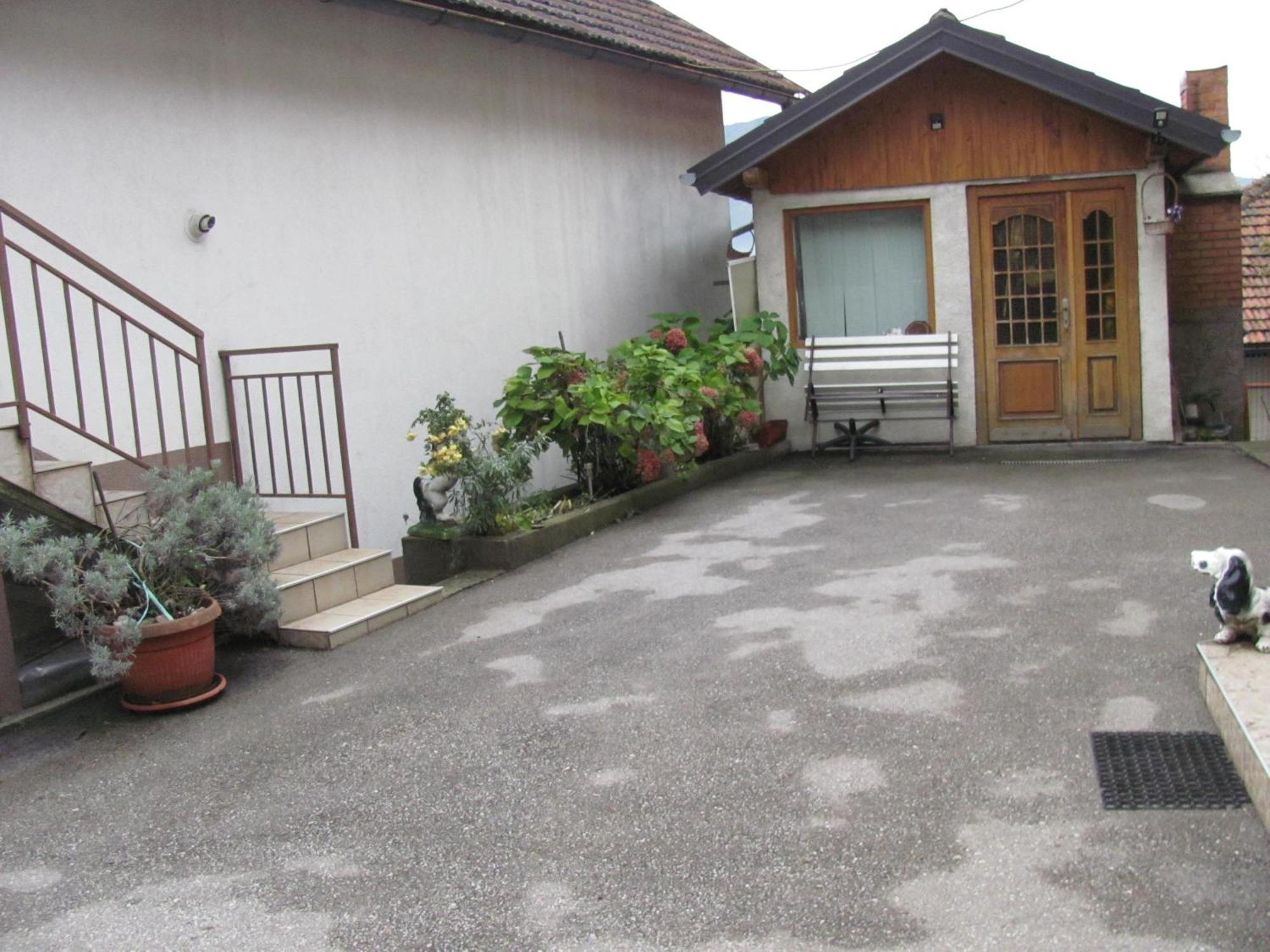 Apartment Safir - Free Parking Sarajevo Bagian luar foto