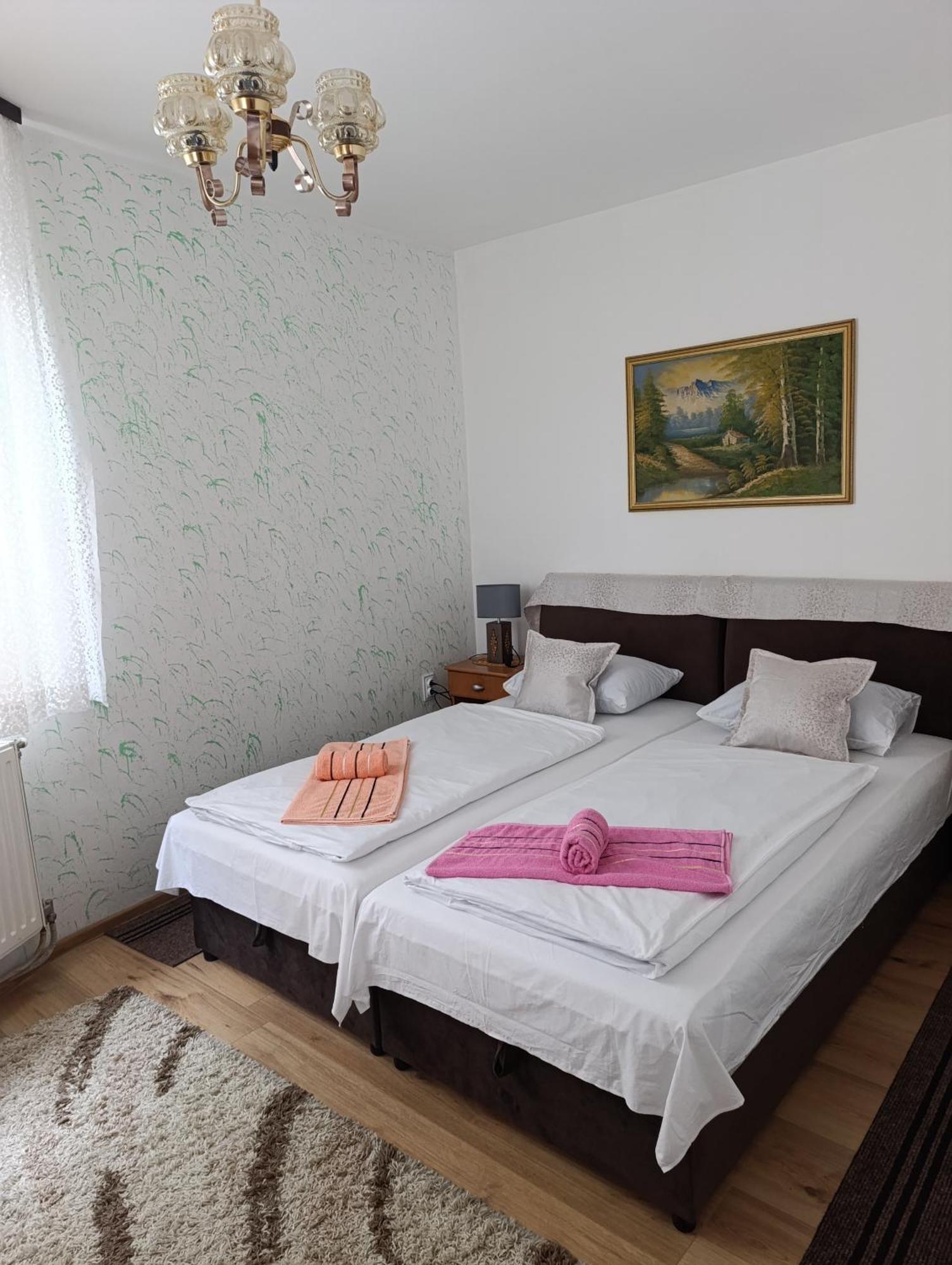 Apartment Safir - Free Parking Sarajevo Bagian luar foto